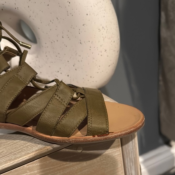 Franco Sarto Green Sandals for Chic Comfort - Picture 3 of 7